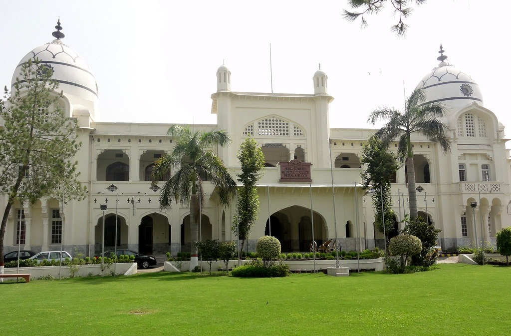 king edward medical university lahore pakistan